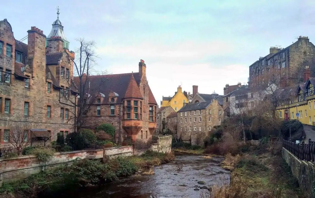edinburgh houses along river