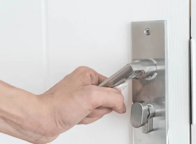 The Procrastination Tax: Why Ignoring a Stiff Lock Now Costs Homeowners an Extra 15% in Emergency Fees Later